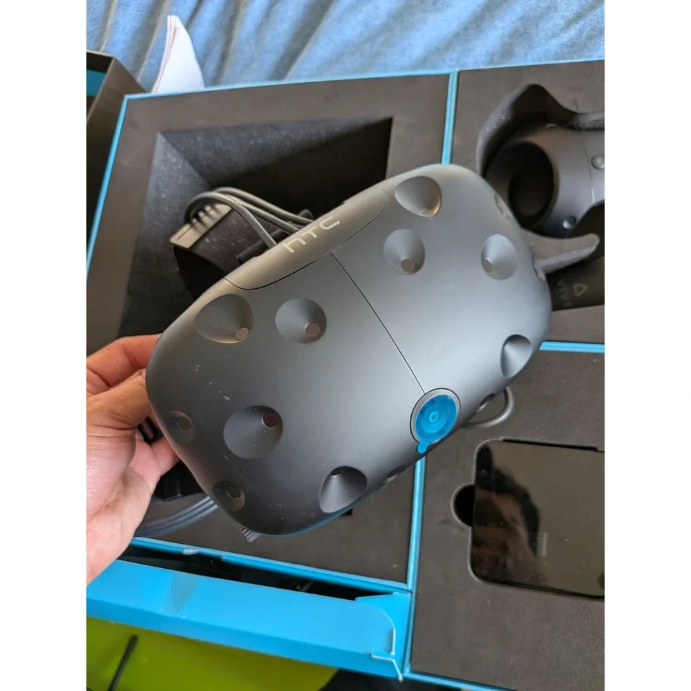 HTC Vive (1st Generation) VR Headset System Lightly Used Virtual Reality
